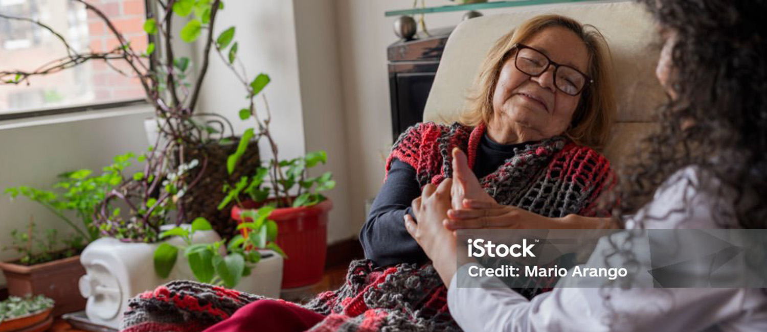 main ways to give volunteer with hospice patient at home